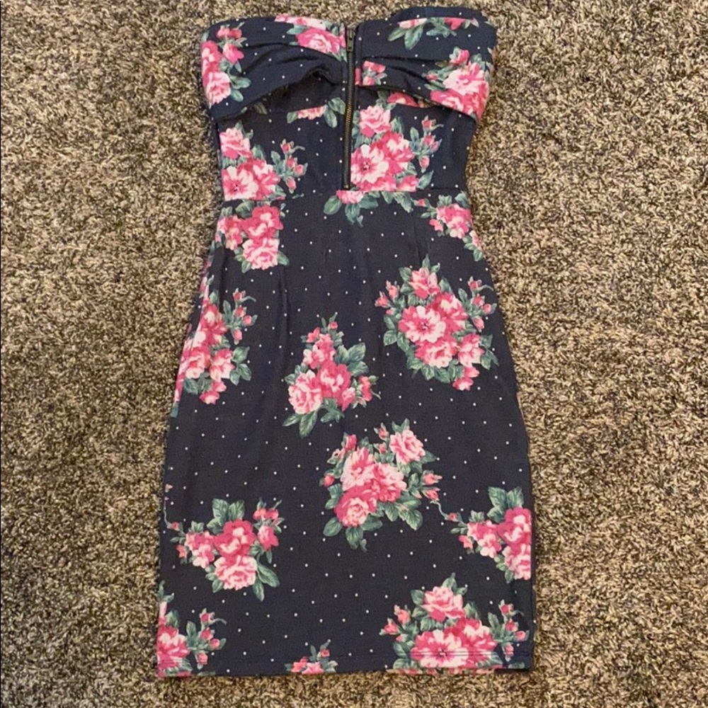 ADORABLE💕 STRAPLESS DRESS
